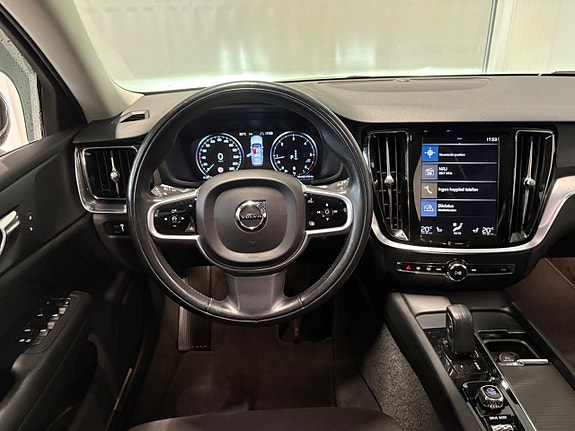 Volvo V60 9 of 25