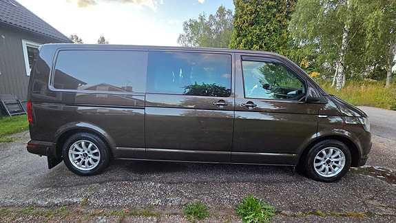 Volkswagen Transporter T6 campervan 15 of 22