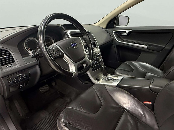 Volvo XC60 12 of 22