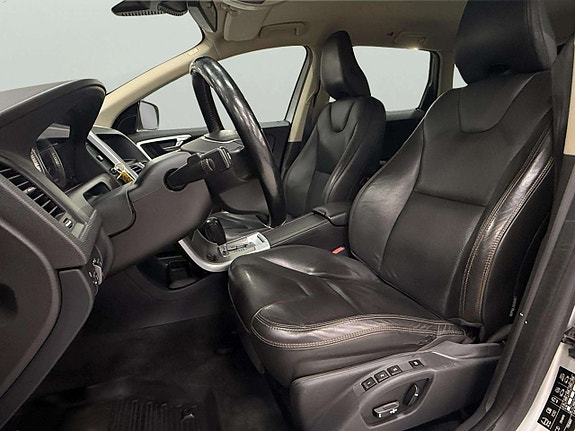 Volvo XC60 11 of 22
