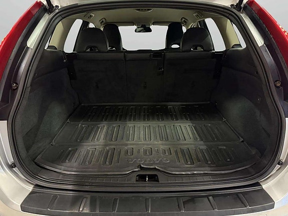 Volvo XC60 16 of 22
