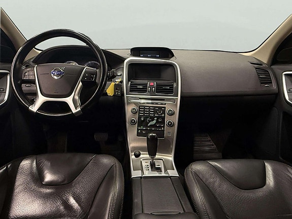 Volvo XC60 10 of 22