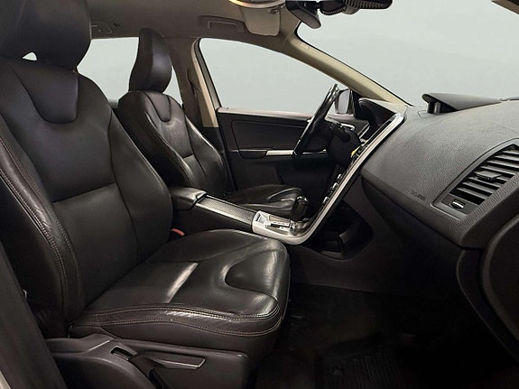 Volvo XC60 13 of 22