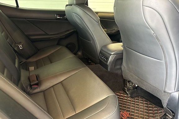 Lexus IS250 18 of 20