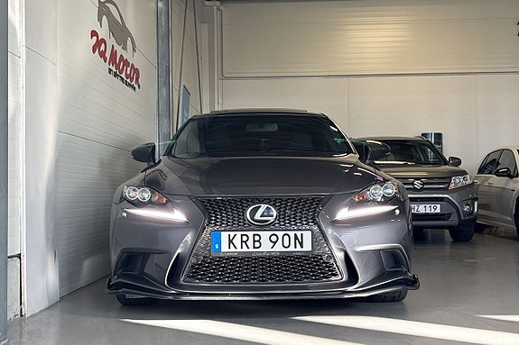 Lexus IS250 3 of 20