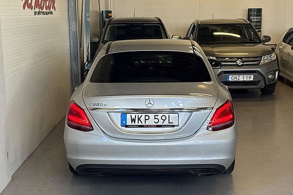 Mercedes-Benz C220 d 10 of 22
