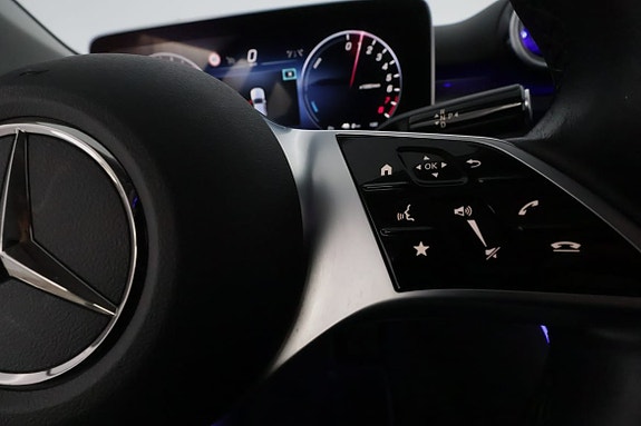 Mercedes-Benz C300 18 of 29