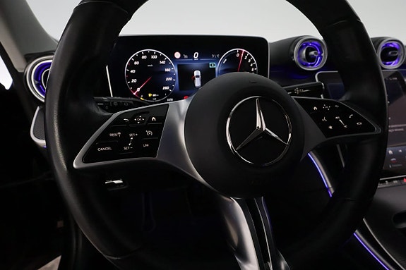 Mercedes-Benz C300 16 of 29