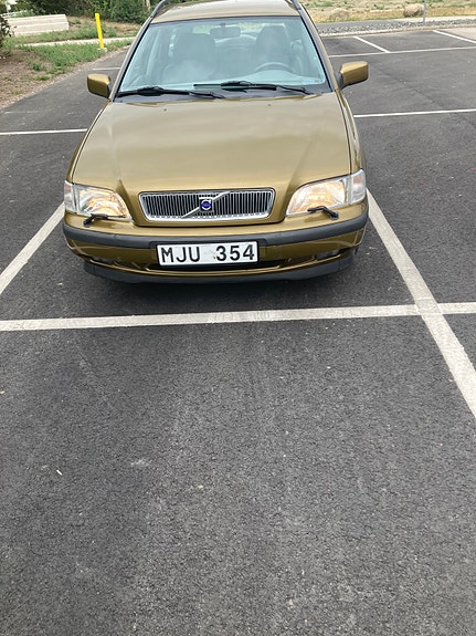 Volvo V40 9 of 11
