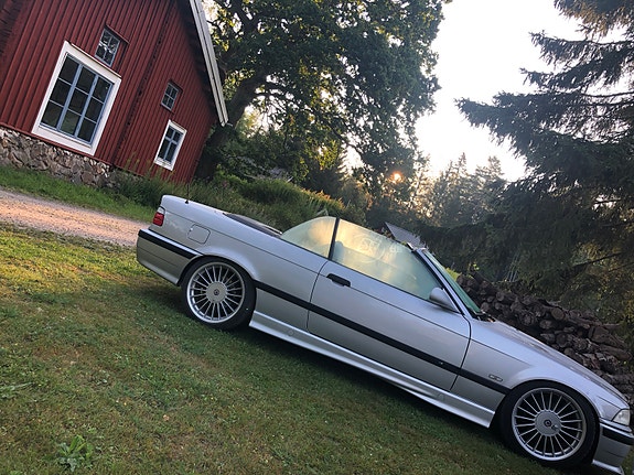 BMW 328i 4 of 8