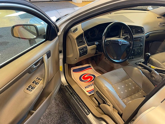 Volvo S60 7 of 9