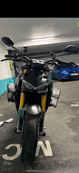 Ducati Streetfighter V4s 2 of 7