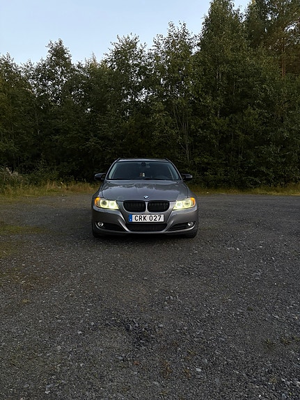 BMW 318d 2 of 8