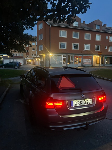 BMW 318d 3 of 7