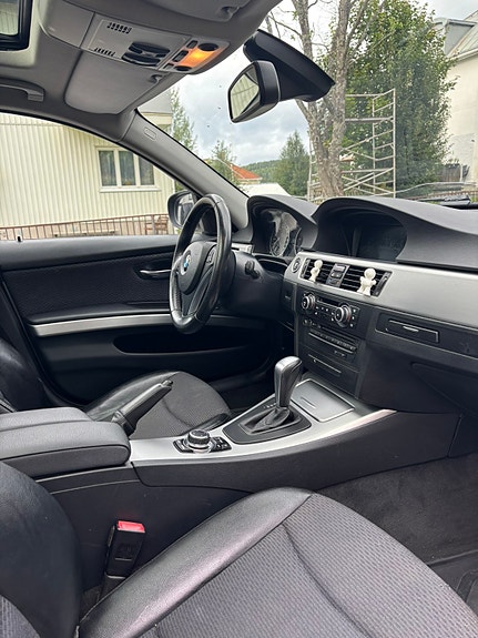 BMW 318d 6 of 7