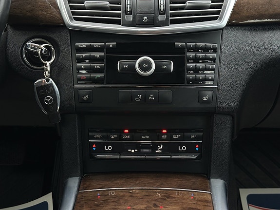 Mercedes-Benz E350 19 of 27
