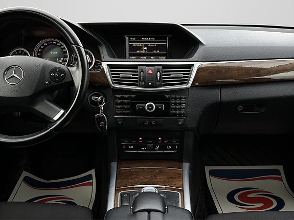 Mercedes-Benz E350 17 of 27