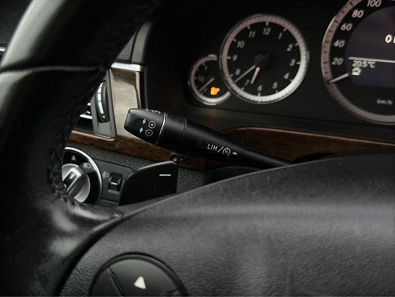 Mercedes-Benz E350 14 of 27