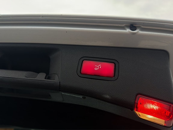 Mercedes-Benz E350 26 of 27