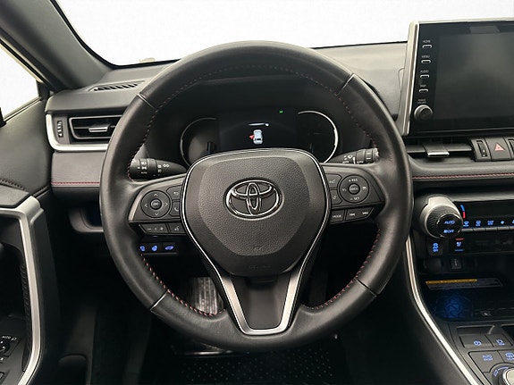 Toyota RAV4 9 of 30