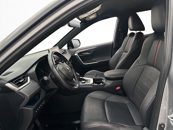 Toyota RAV4 8 of 30