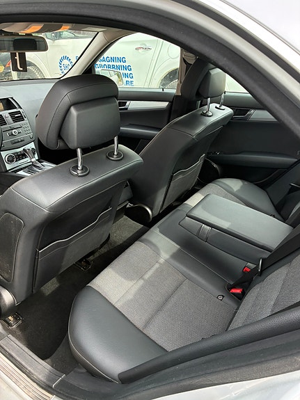 Mercedes-Benz C180 6 of 8