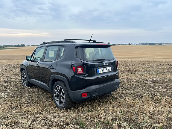 Jeep Renegade 3 of 4