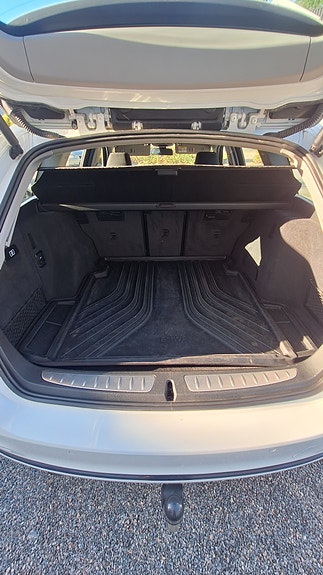 BMW 320d 4 of 11