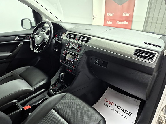 Volkswagen Caddy Maxi 23 of 30