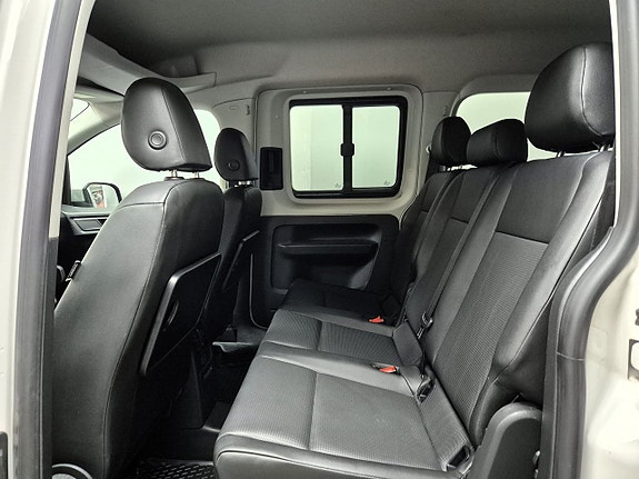 Volkswagen Caddy Maxi 26 of 30