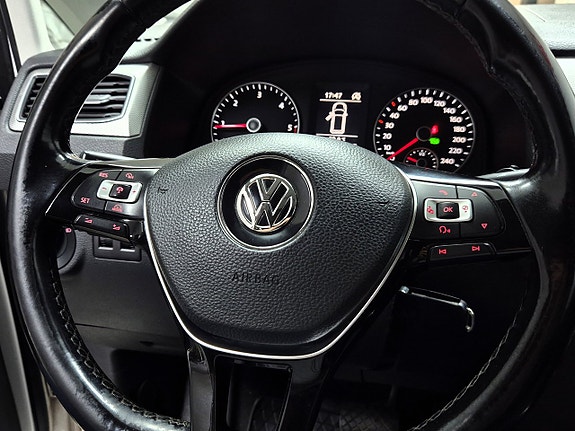 Volkswagen Caddy Maxi 16 of 30