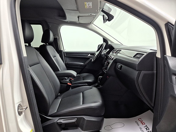 Volkswagen Caddy Maxi 24 of 30