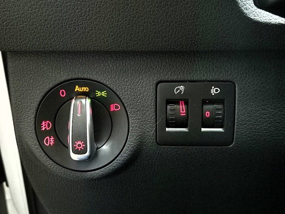 Volkswagen Caddy Maxi 12 of 30