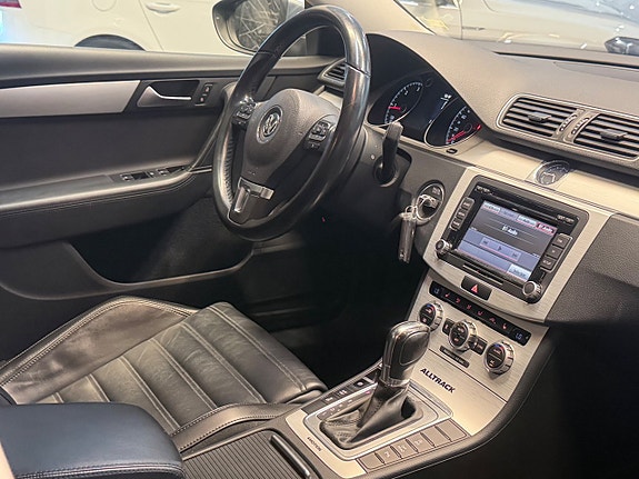 Volkswagen Passat Alltrack 15 of 19