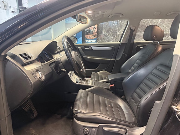 Volkswagen Passat Alltrack 12 of 19