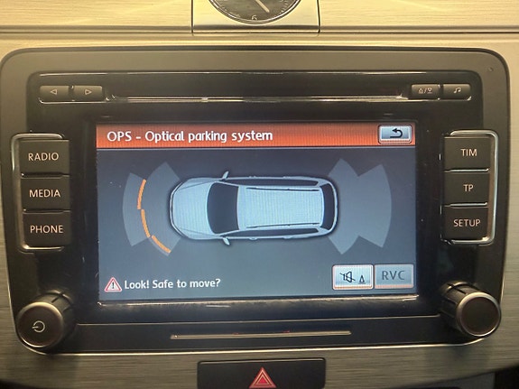 Volkswagen Passat Alltrack 17 of 19
