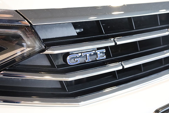 Volkswagen Passat 11 of 30