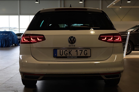 Volkswagen Passat 9 of 30