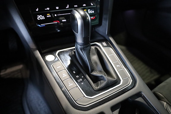 Volkswagen Passat 26 of 30