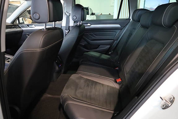 Volkswagen Passat 15 of 30