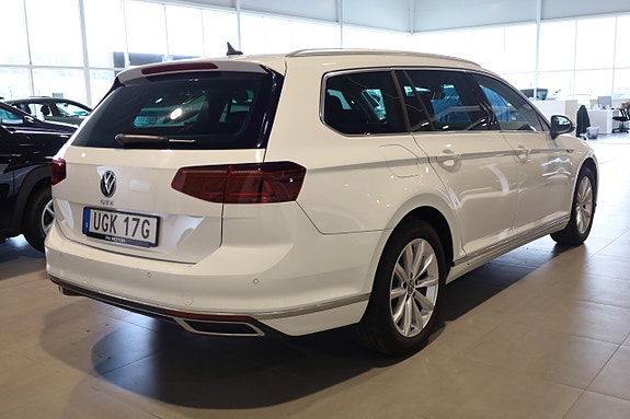 Volkswagen Passat 5 of 30