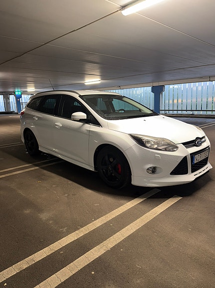 Ford Focus 2 of 5