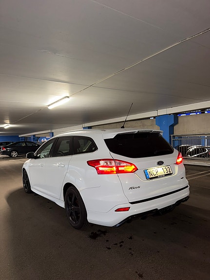 Ford Focus 3 of 5