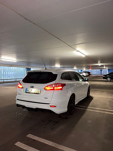 Ford Focus 4 of 5