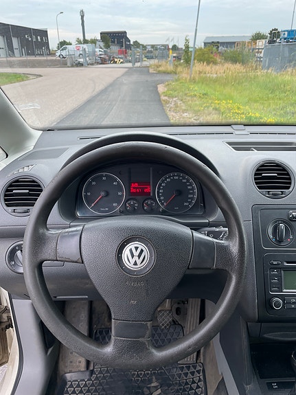 Volkswagen Caddy Maxi 8 of 8