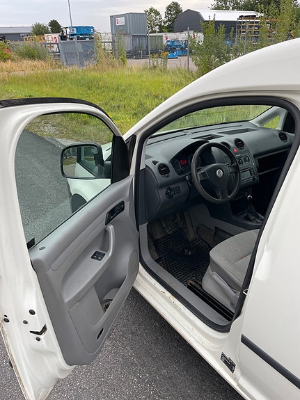 Volkswagen Caddy Maxi 5 of 8