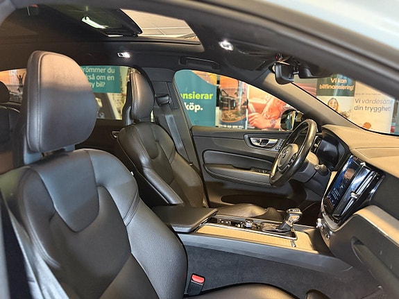 Volvo XC60 14 of 15