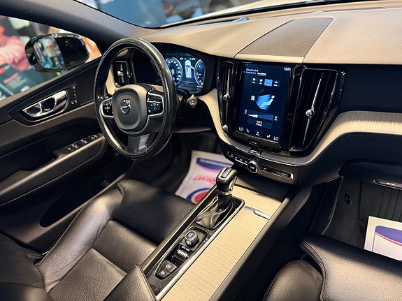 Volvo XC60 9 of 15