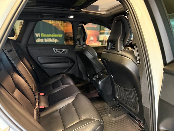 Volvo XC60 15 of 15