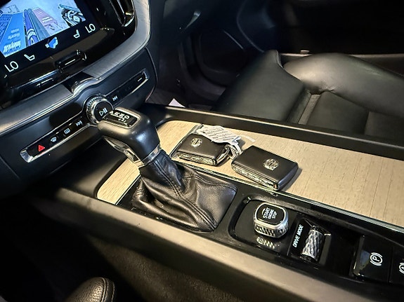 Volvo XC60 11 of 15